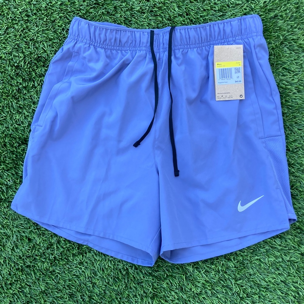 NEW Nike Men's Athletic Shorts in Light Blue Sz. Small 5”